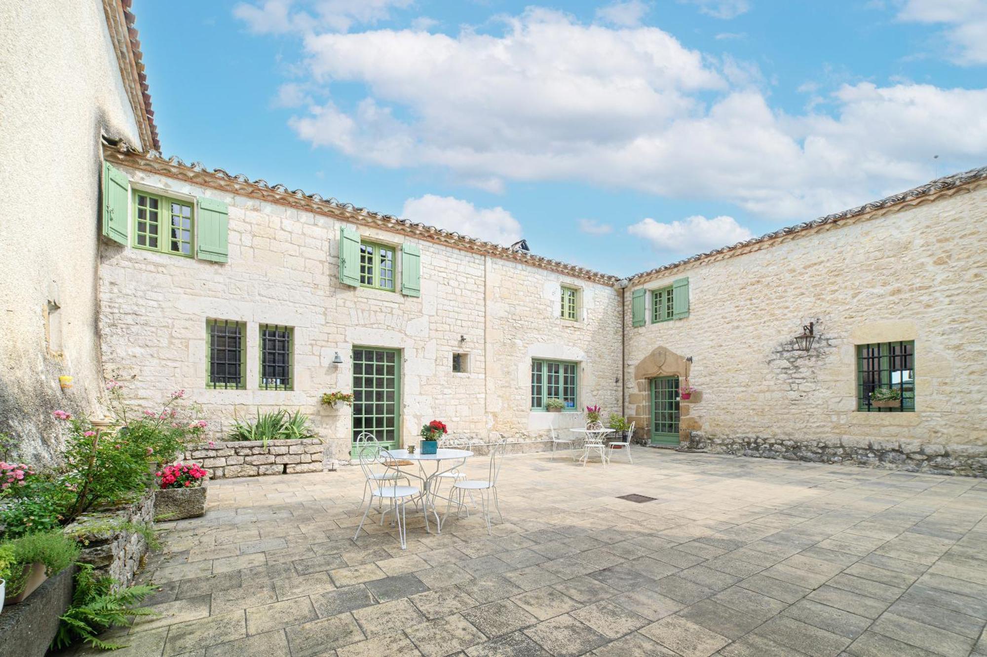ホテル Manoir Le Moulinal47 - Vue Panoramique Courbiac エクステリア 写真