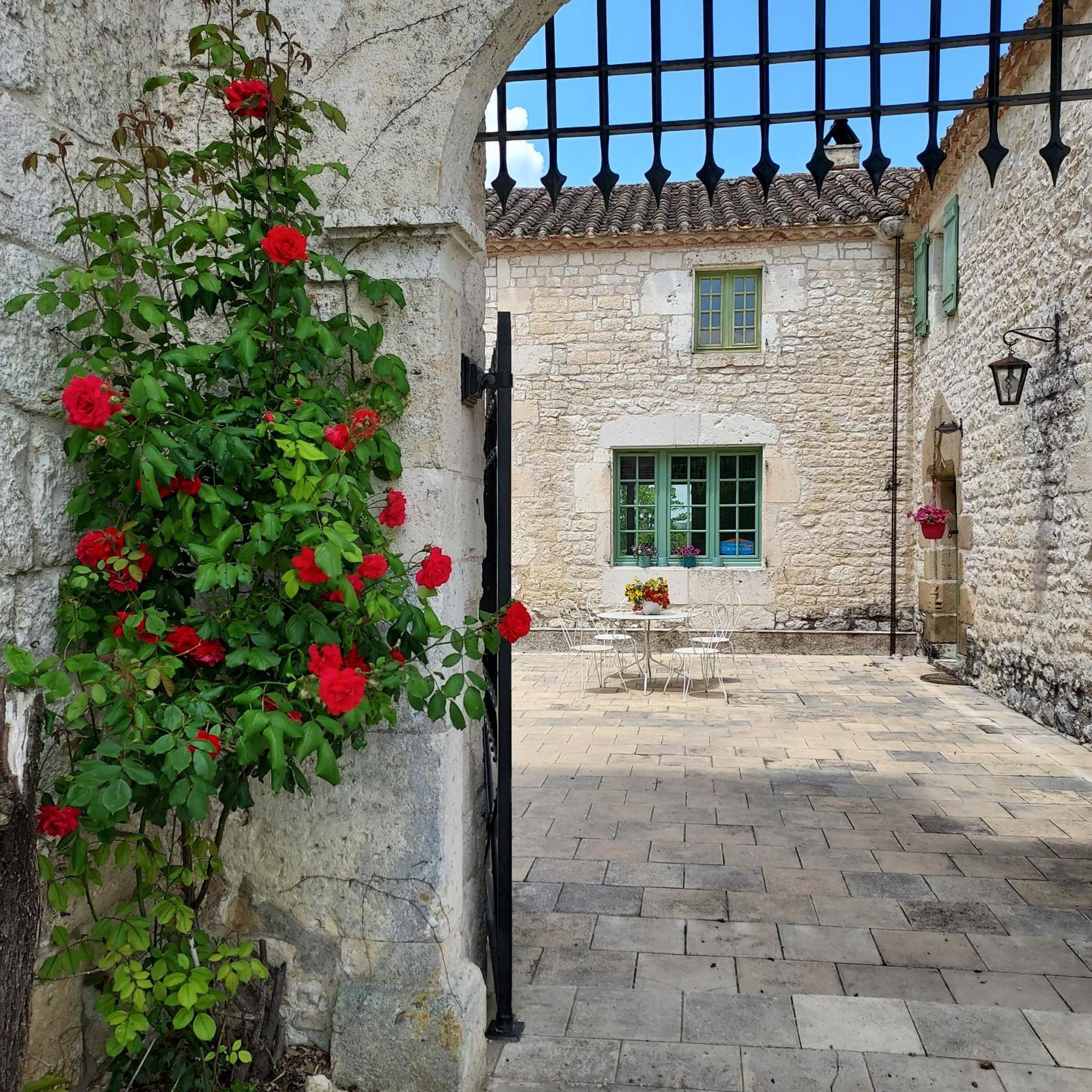 ホテル Manoir Le Moulinal47 - Vue Panoramique Courbiac エクステリア 写真